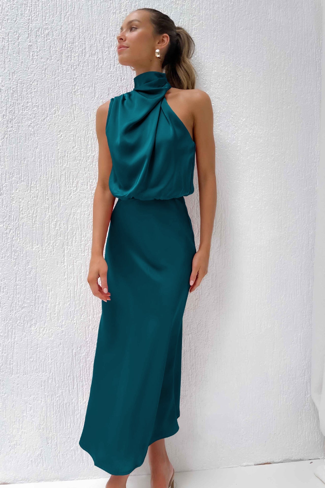 Helena™ | Langt Satin-Halterkjole