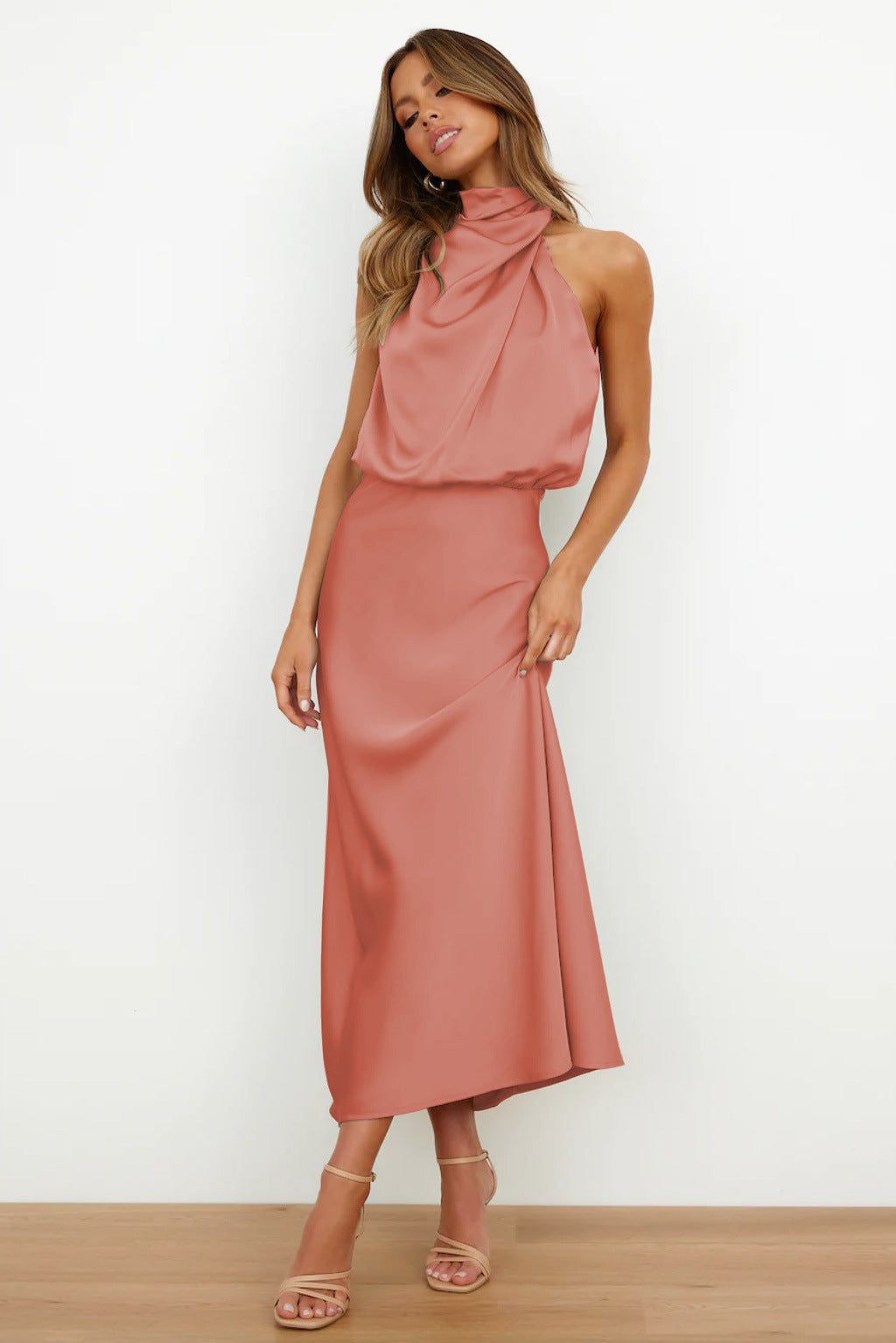 Helena™ | Langt Satin-Halterkjole