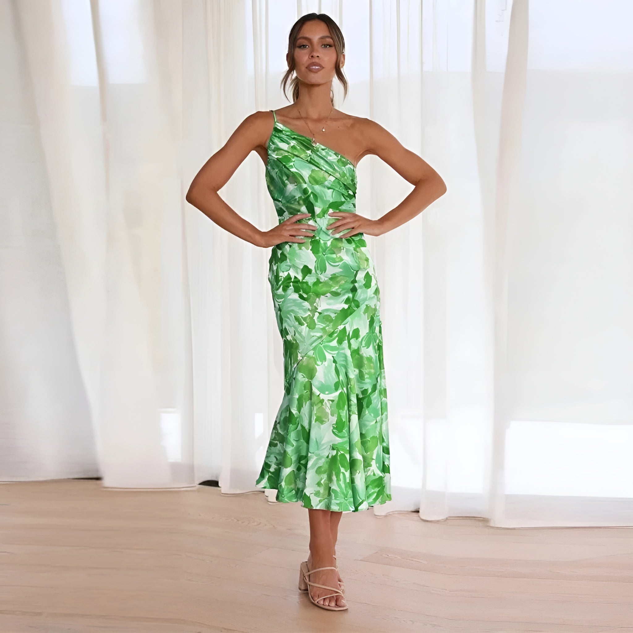 Avero™ | Asymmetrisk maxikjole med blomsterprint