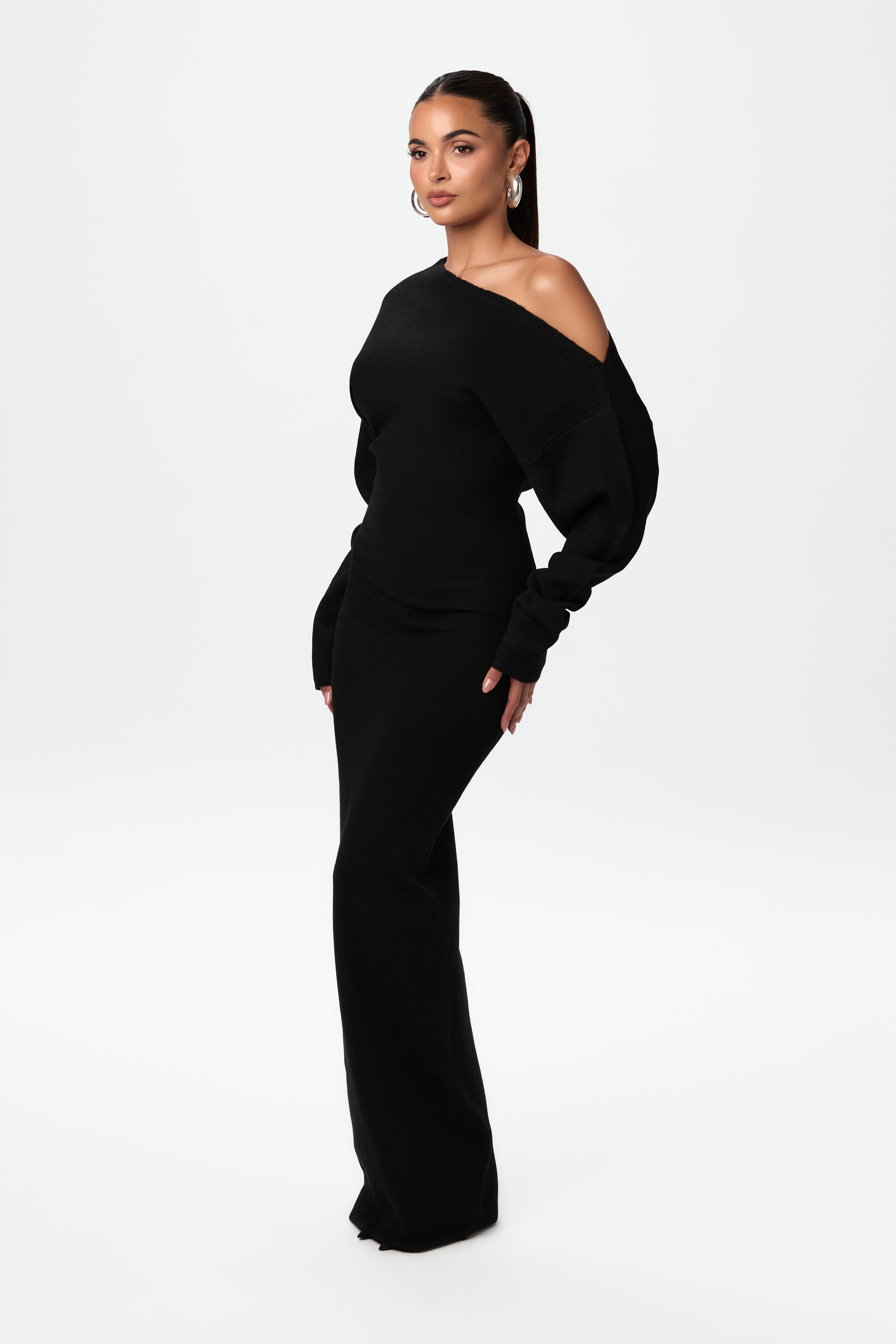 Nicky™ | Off-Shoulder Strikkekjole – Stilfull & Behagelig