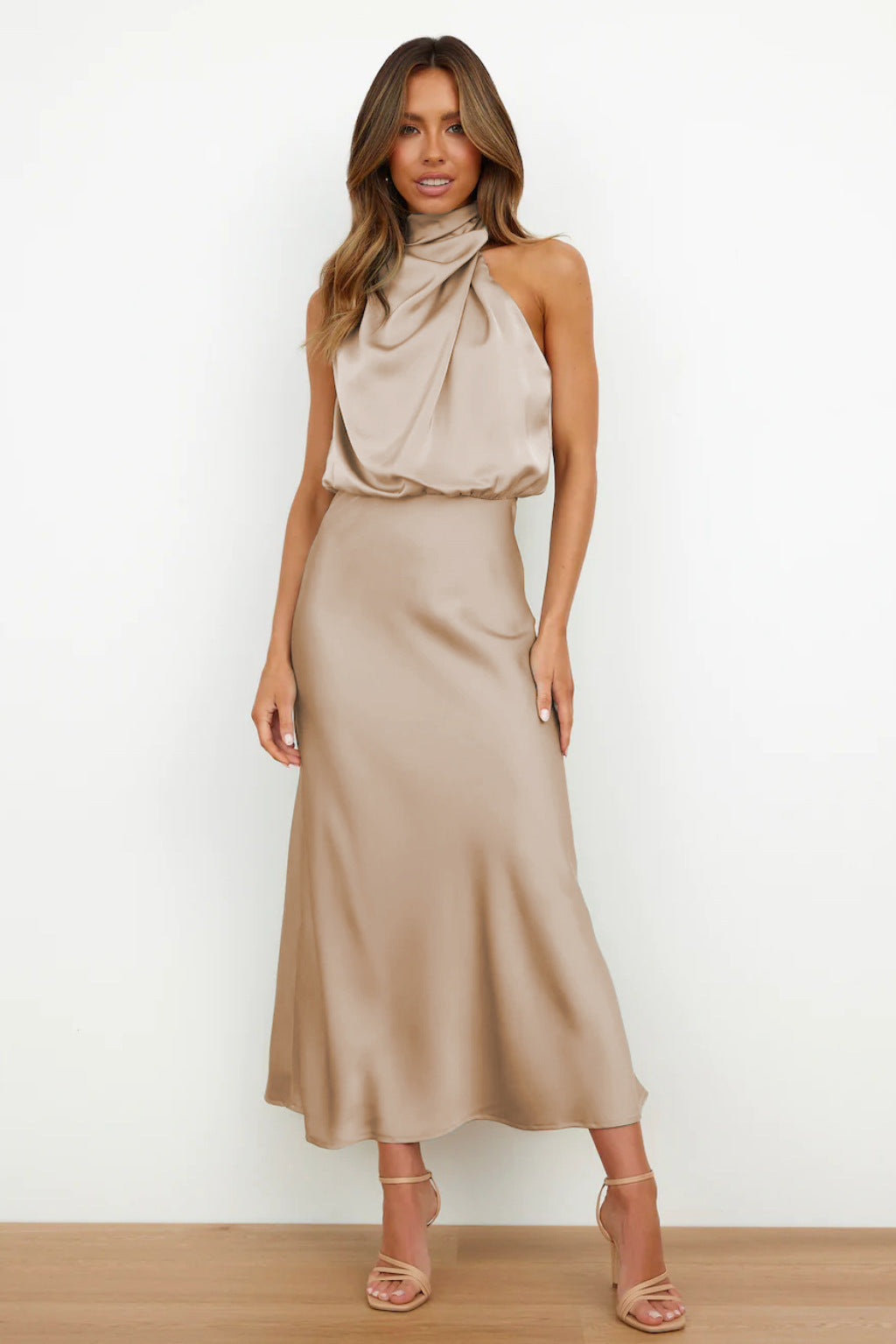 Helena™ | Langt Satin-Halterkjole